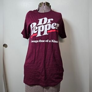 Dr Pepper Logo Mens Maroon Graphic T-Shirt Size Small (34-36) 100% Cotton